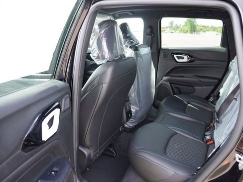 New 2025 Jeep Compass Latitude w/ Sun & Sound Group image 11