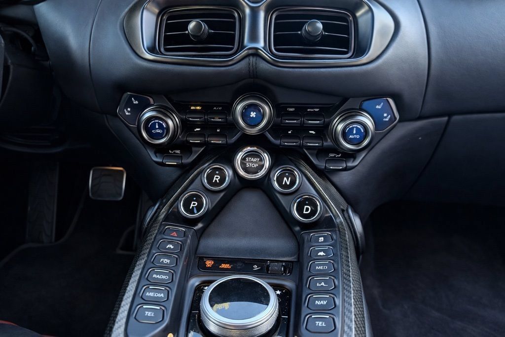 Used 2022 Aston Martin V8 Vantage Coupe RWD image 40