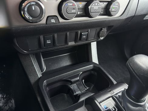 Used 2023 Toyota Tacoma SR image 21