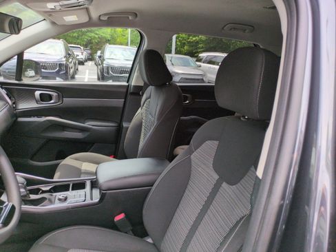 Used 2023 Kia Sorento LX FWD image 14