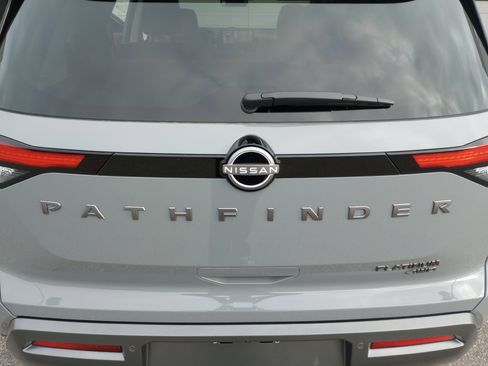 New 2026 Nissan Pathfinder Platinum AWD/4WD image 14