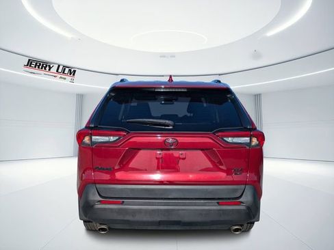 Used 2020 Toyota RAV4 XLE w/ Convenience Package AWD/4WD image 4