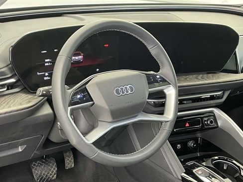 Certified 2025 Audi Q5 2.0T Premium w/ Convenience Package image 4