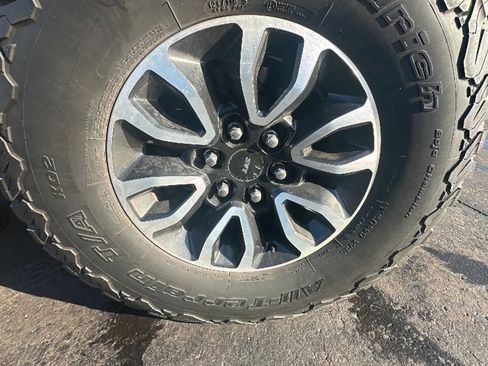 Used 2012 Ford F150 Raptor image 4