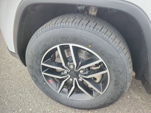 Used 2021 Jeep Grand Cherokee Trailhawk image 19