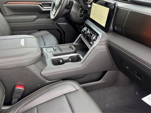 New 2026 GMC Sierra 2500 Denali w/ Denali Reserve Package image 17