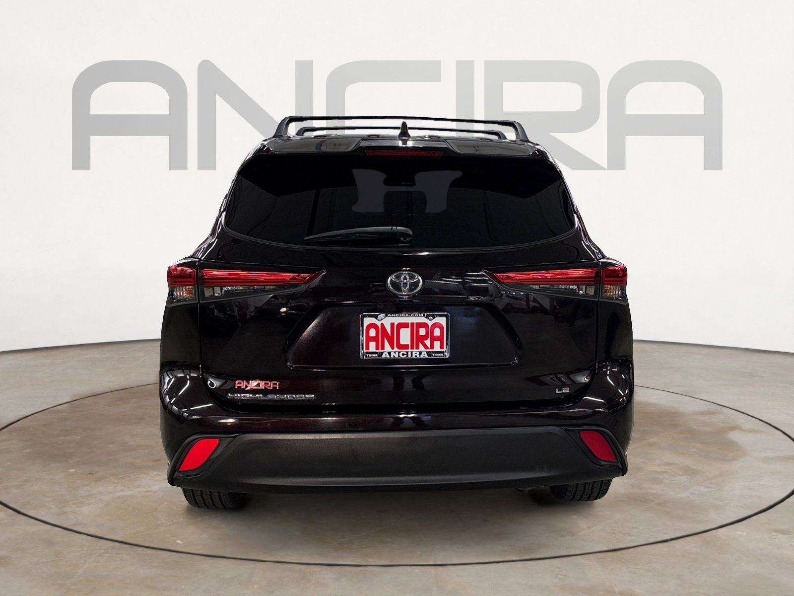 Used 2022 Toyota Highlander LE FWD image 11