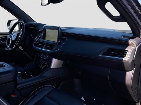 Used 2023 Chevrolet Suburban Premier image 30