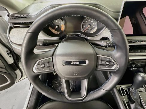 Used 2022 Jeep Compass Latitude w/ Convenience Group AWD/4WD image 11