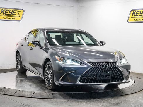 Used 2025 Lexus ES 300h w/ Premium Package FWD image 5