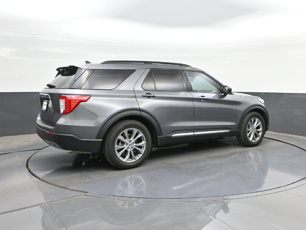 Certified 2022 Ford Explorer XLT w/ Equipment Group 202A RWD image 15