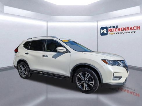 Used 2017 Nissan Rogue SL FWD image 2