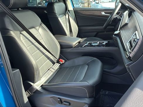 Certified 2025 Volkswagen Atlas SEL image 11