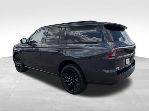 New 2026 Lincoln Navigator Reserve w/ Jet Appearance Package AWD/4WD image 7