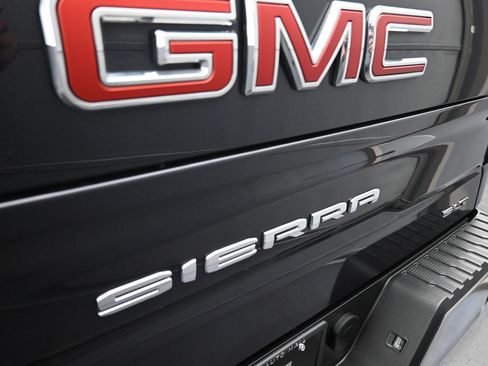 Used 2025 GMC Sierra 1500 SLT AWD/4WD image 27