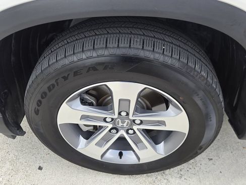 Used 2025 Honda Pilot EX-L image 10