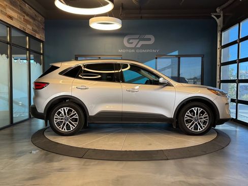 Used 2020 Ford Escape SEL AWD/4WD image 2