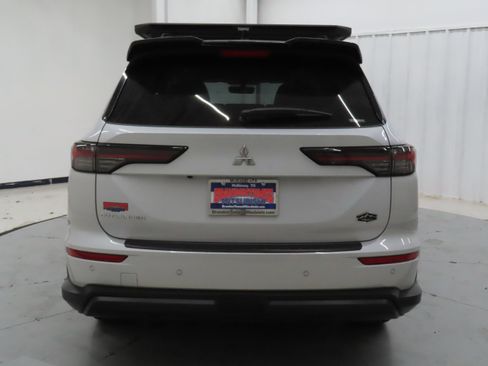 New 2026 Mitsubishi Outlander AWD image 4