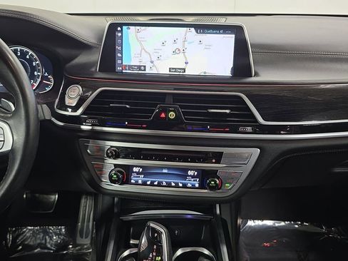 Used 2018 BMW 750i image 16