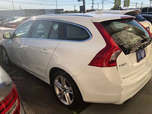 Used 2015 Volvo V60 T5 Premier FWD image 5