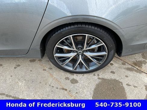 Used 2018 Volvo S90 T5 Momentum w/ Convenience Package FWD image 11