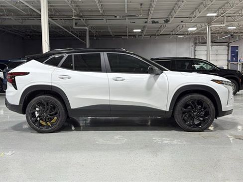 New 2026 Chevrolet Trax RS image 3