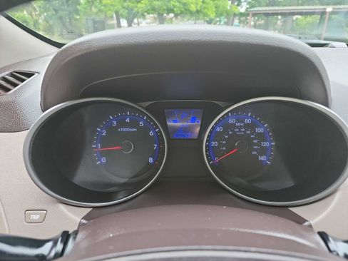 Used 2011 Hyundai Tucson GLS FWD image 13