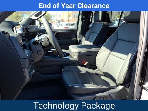 New 2025 Chevrolet Suburban Premier image 3