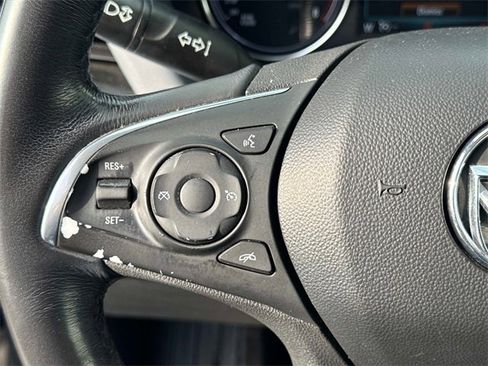 Used 2019 Buick Enclave Essence image 26