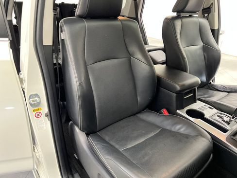Used 2018 Toyota 4Runner Limited w/ Four Season Floor Mat Package AWD/4WD image 34