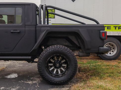 Used 2020 Jeep Gladiator Sport w/ Quick Order Package 24S image 5