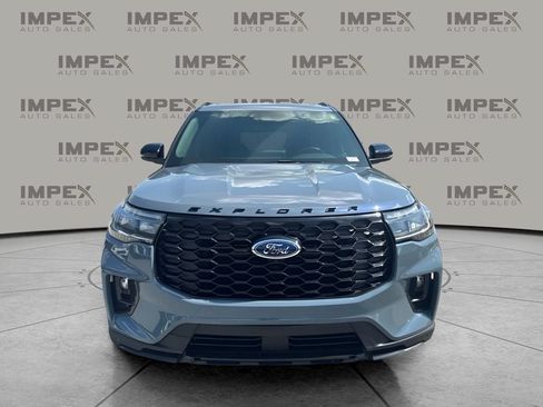 Used 2025 Ford Explorer ST-Line w/ Premium Package AWD/4WD image 8