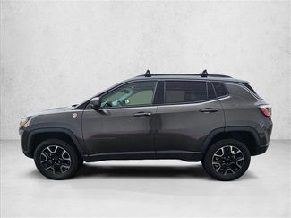 Used 2019 Jeep Compass Trailhawk video 2