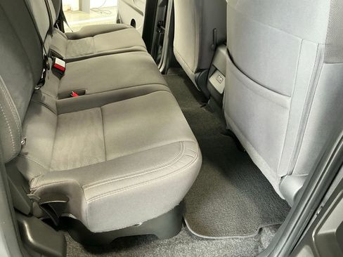 Used 2023 Nissan Frontier SV w/ Technology Package image 18