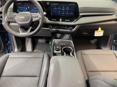 New 2026 Chevrolet Equinox LT w/ Convenience Package II AWD/4WD image 10