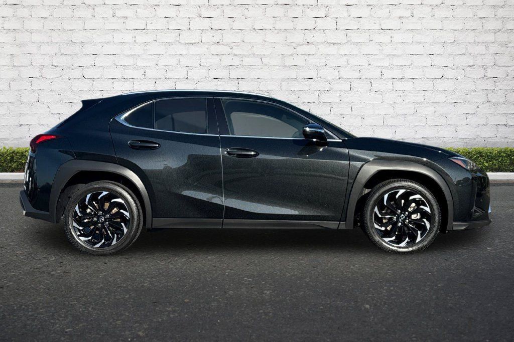 Used 2024 Lexus UX 250h FWD image 3