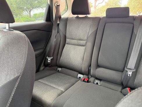 Used 2025 Nissan Rogue SV FWD image 40