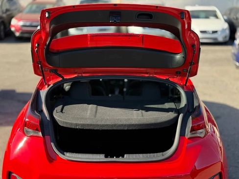 Used 2019 Hyundai Veloster 2.0 image 24