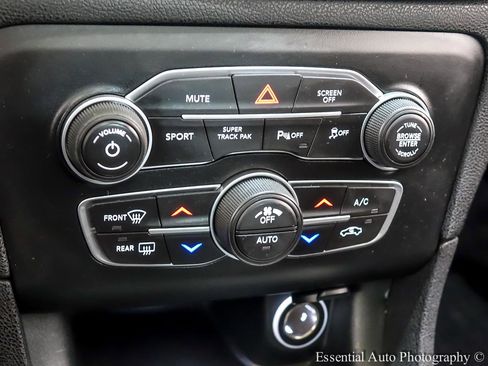 Used 2017 Dodge Charger R/T RWD image 24
