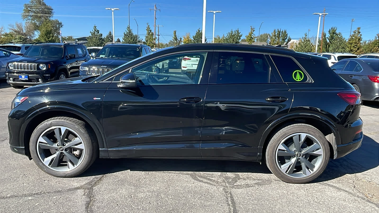 Used 2023 Audi Q4 e-tron Premium AWD/4WD image 8