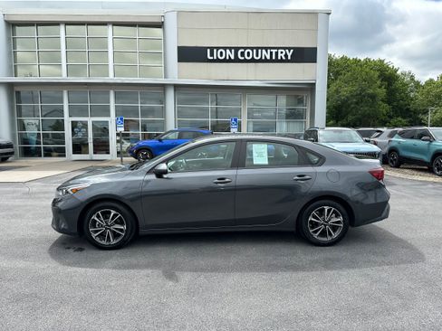 Used 2024 Kia Forte LXS FWD image 7