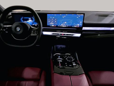Used 2024 BMW i5 eDrive40i w/ Premium Package RWD image 15