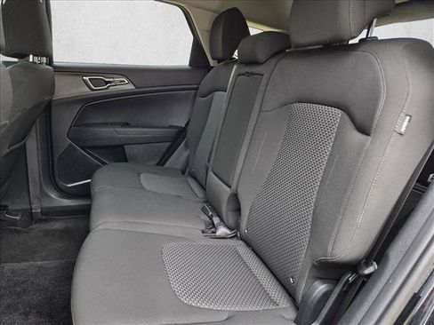Used 2025 Kia Sportage LX FWD image 18