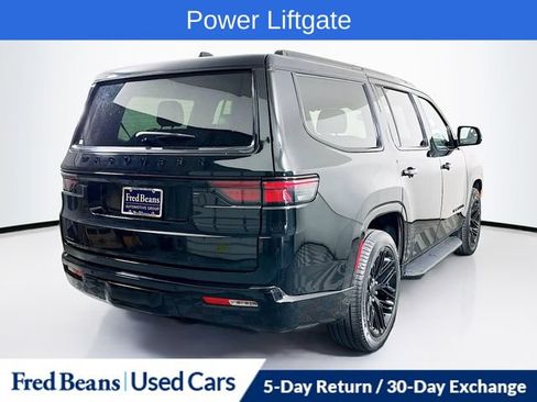Certified 2023 Jeep Wagoneer Series II AWD/4WD image 10