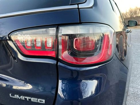 Used 2018 Jeep Compass Limited w/ Navigation Group image 19