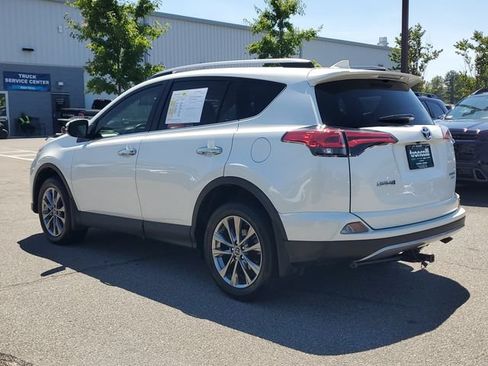 Used 2018 Toyota RAV4 Limited AWD/4WD image 4