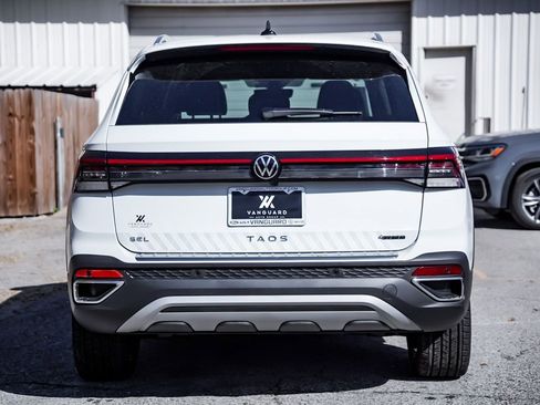 New 2026 Volkswagen Taos SEL image 7