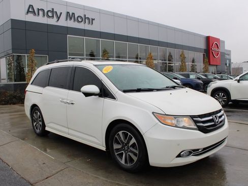 Used 2015 Honda Odyssey Touring image 1