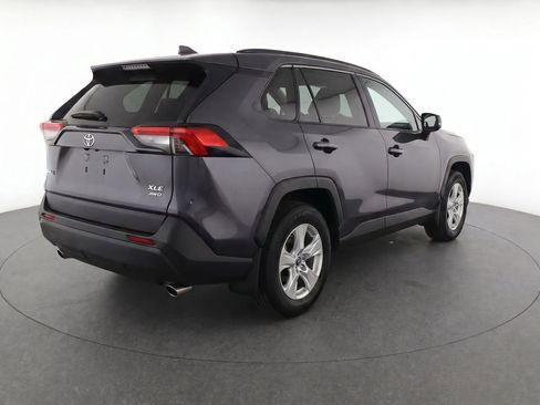 Used 2020 Toyota RAV4 XLE w/ Convenience Package AWD/4WD image 4