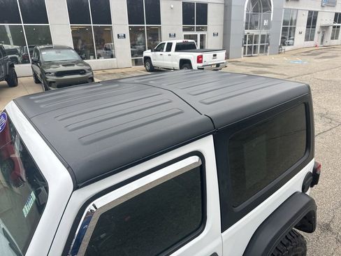 Used 2022 Jeep Wrangler Rubicon w/ Steel Bumper Group image 31